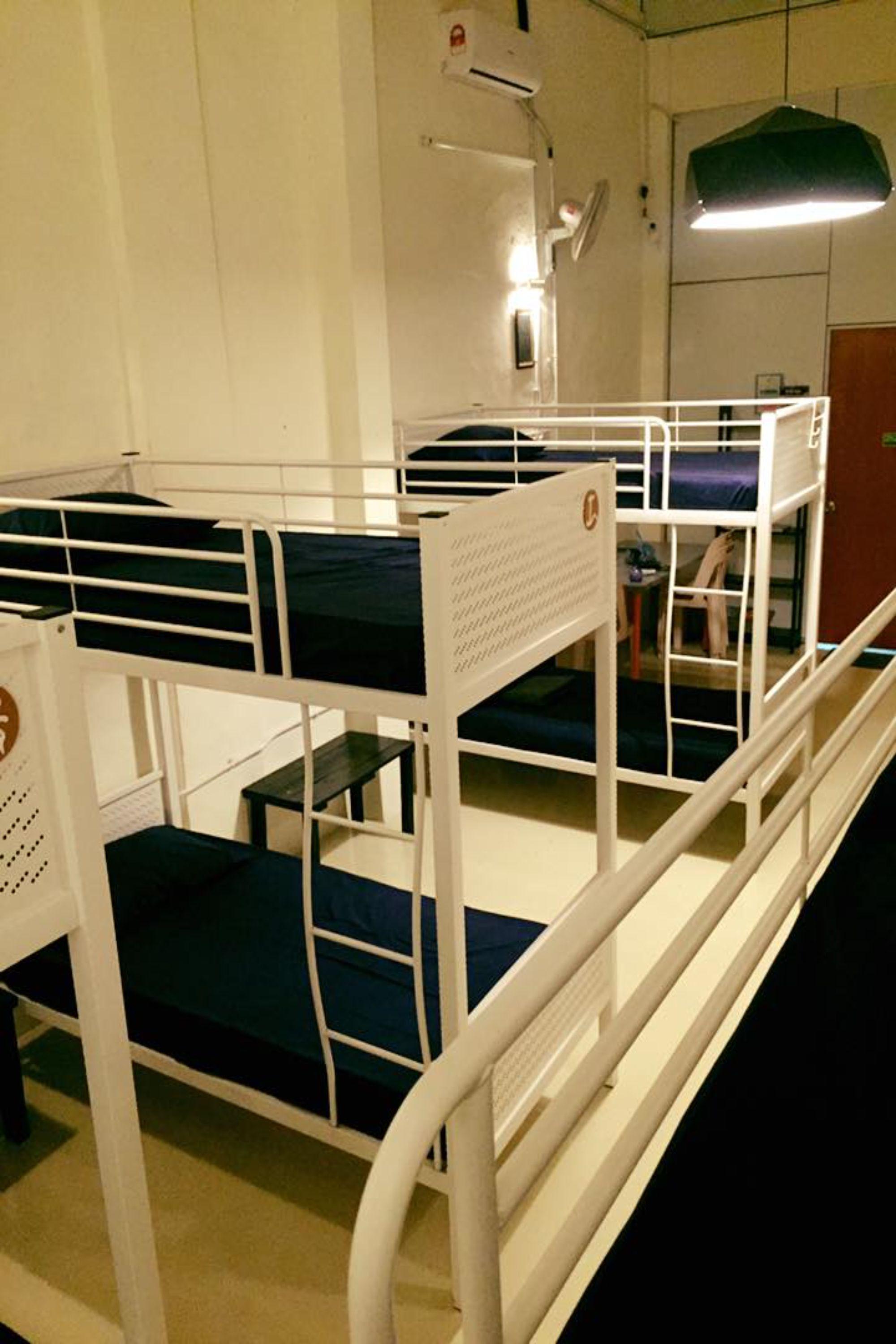 Vloft Backpackers Hostel Ипох Экстерьер фото
