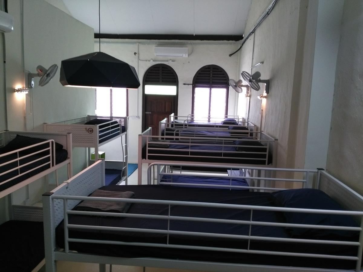 Vloft Backpackers Hostel Ипох Экстерьер фото