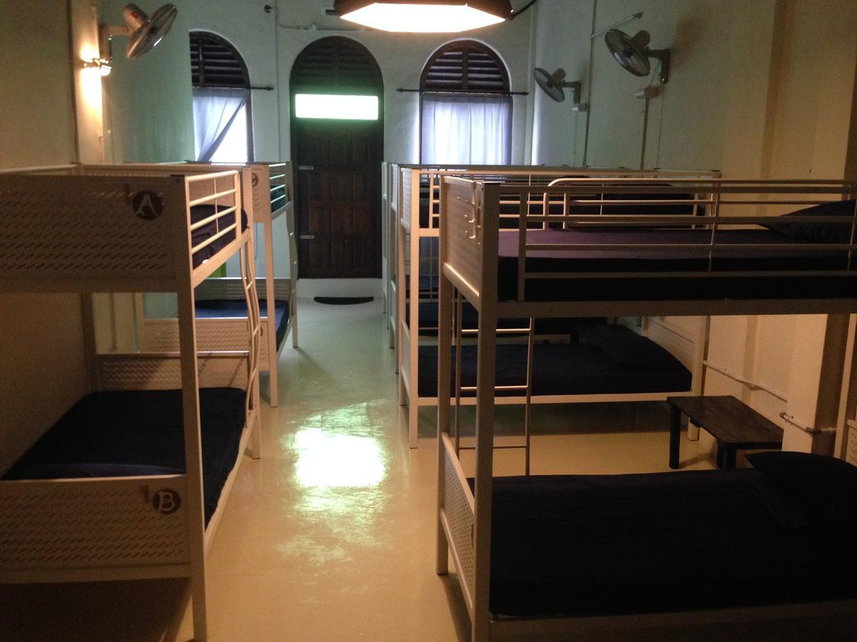 Vloft Backpackers Hostel Ипох Экстерьер фото